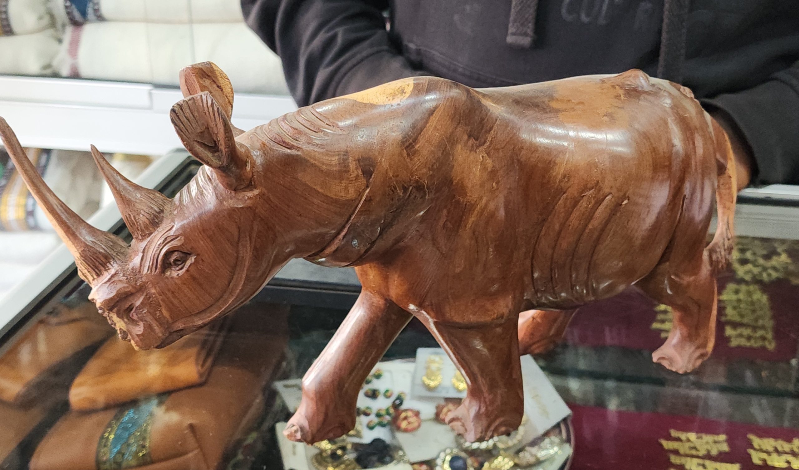 Rhinoceros OLIVE 2kg 32cm 20cm